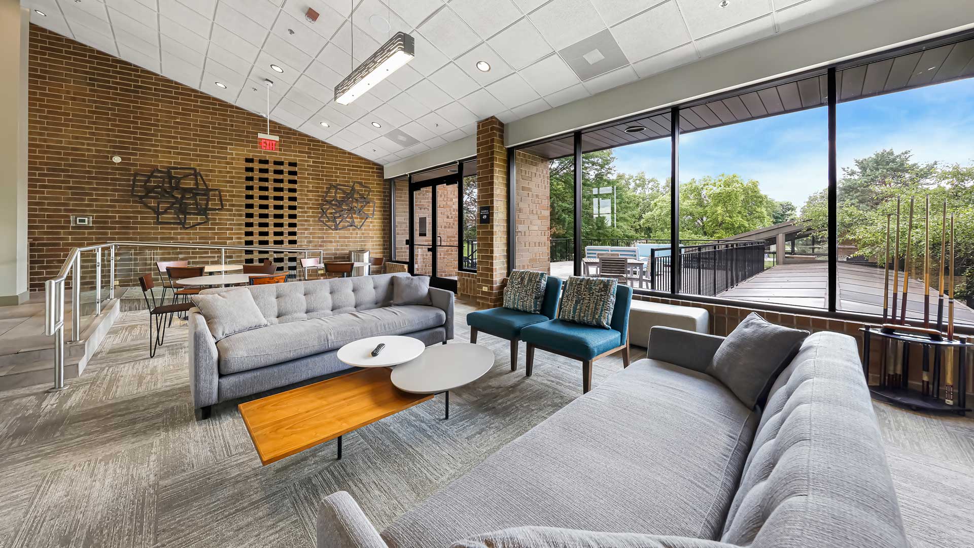 Home Iroquois Club Apartments